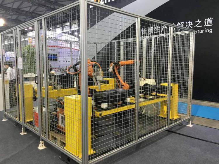 Safety Measures in the Robot Industry: Guard Fences & Protective Covers