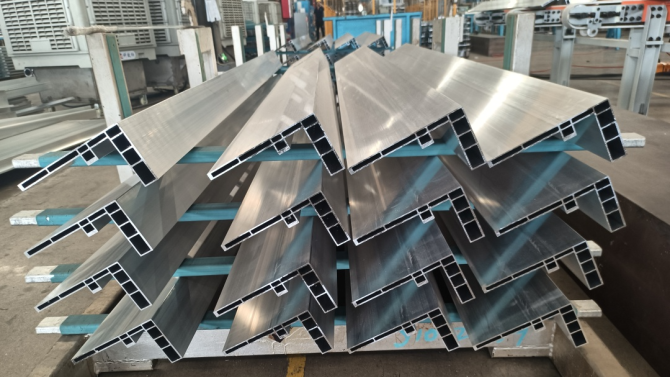 Industrial Aluminum Profiles in New Energy Vehicle Battery Boxes and Body Structures